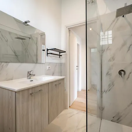 Daire Renzo & Lucia Living