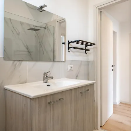 Daire Renzo & Lucia Living