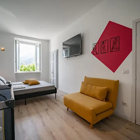Renzo & Lucia Living דירה *