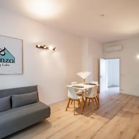 Renzo & Lucia Living דירה